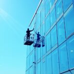 Glas- und Gebäudereiniger Ausbildung – Dauer, Inhalte, Gehalt und Karrieremöglichkeiten